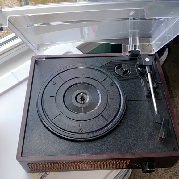 Record player - Picture 2 of 3